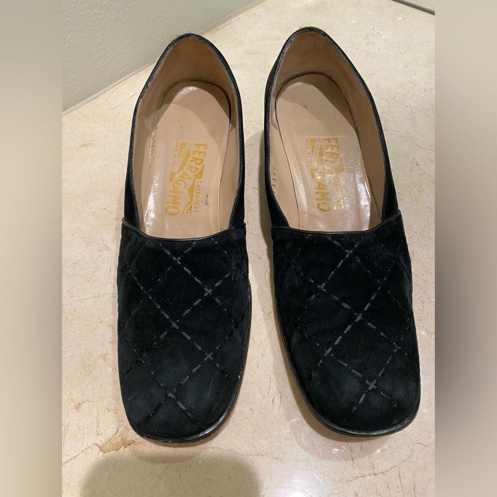Salvatore Ferragamo black suede pumps - Picture 2 of 6